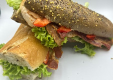 Sandwich med kylling og bacon
